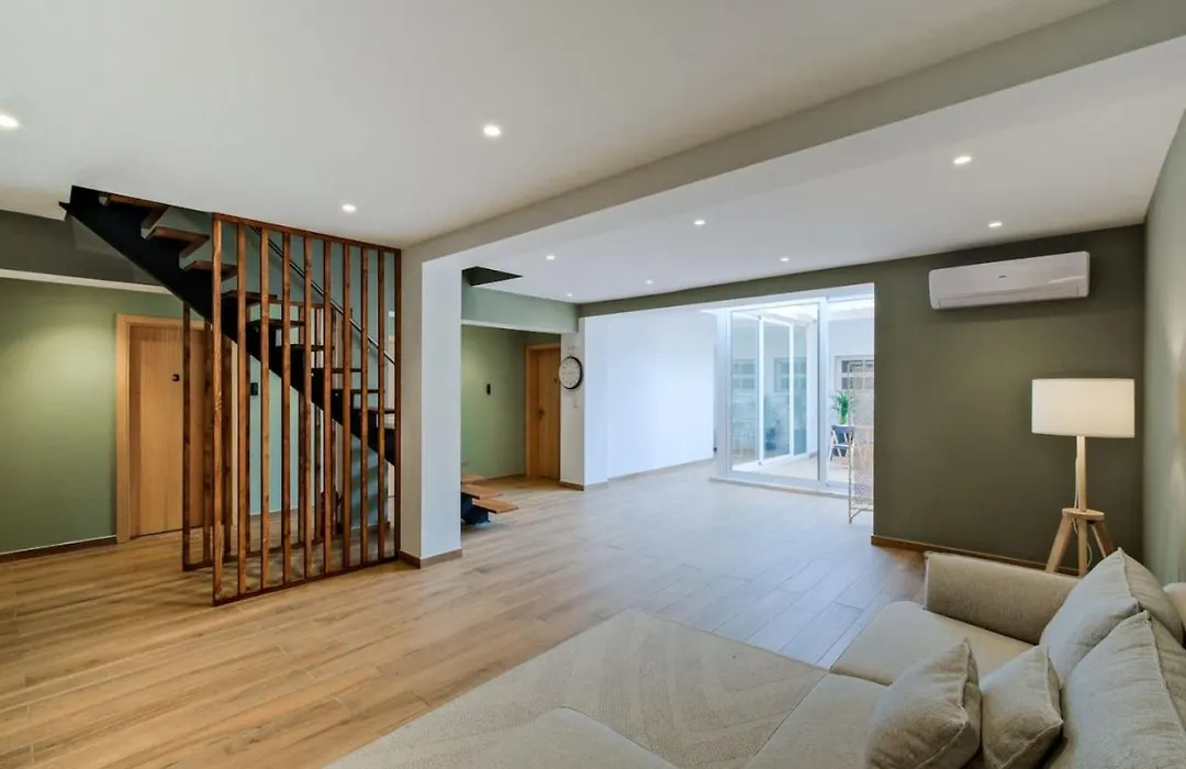 Lovely Studio Fully Equipped Near Subway N4-1